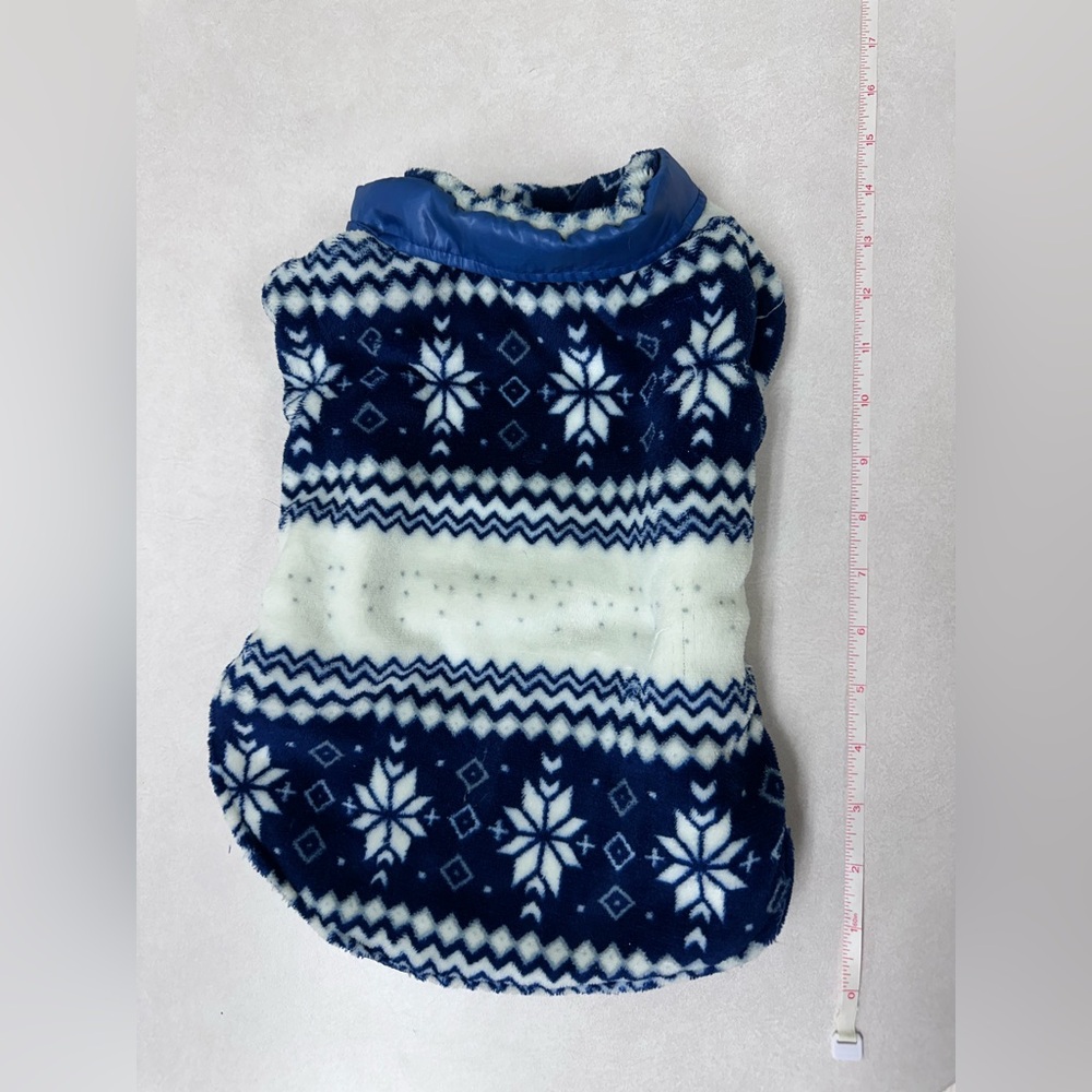 Reversible Blue and White Patterned Pet Sweater